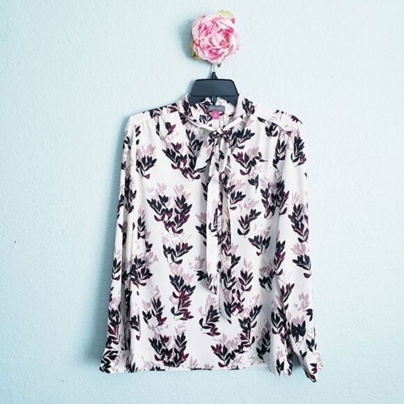 Vince Camuto - Picture 1 of 6